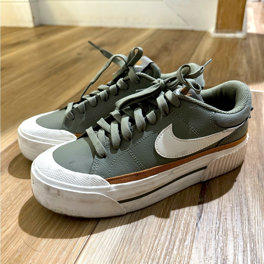 Nike Olive Green Court Legacy Size 6 Women’s